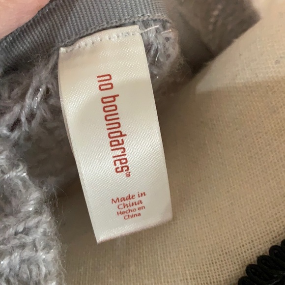 No Boundaries gray and silver metallic thread cropped pullover sweater Size M - Picture 12 of 16